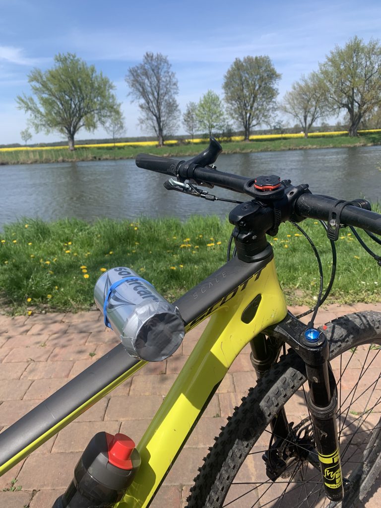 On the road - instalation